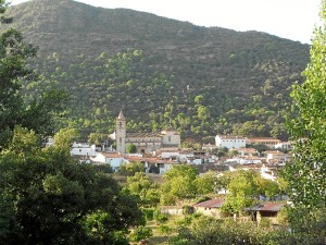 Vista panorámica de Linares de la Sierra.