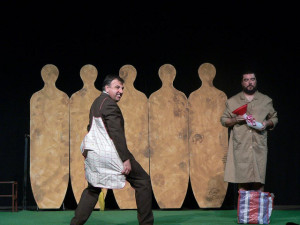 Un momento de la representación de la obra de teatro '¿Cuándo se come aquí?'.