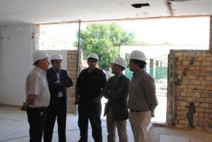 José Fiscal y Vicente Zarza durante la visita a las obras de la EOI.