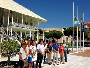 En Punta Umbría las banderas ondean a media asta.