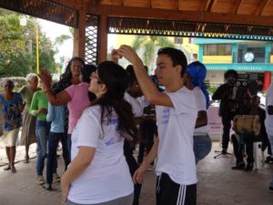 Paloma, bailando salsa. 