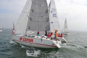 El 'CHEZZY-CEPSA ESCUELA DE VELA DE PALOS' que quedó segundo en la ORC 2. / Foto: www.mazagonbeach.com