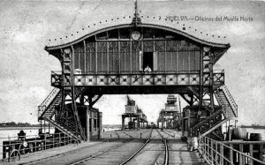 La oficina puente del Muelle Norte. Bello ejemplar de arquitectura industrial donde Francisco Montenegro conjugó con gran acierto el uso del hierro con los resabios historicistas del repertorio decorativo. Fotografía: Fuentes bibliográficas.