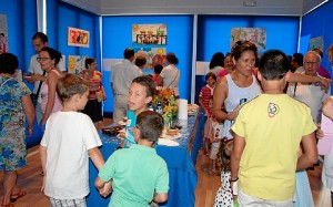 Inauguración de la exposición con los dibujos infantiles. 