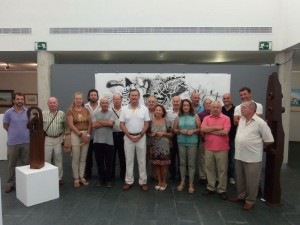 Foto de familia de los participantes en la muestra.