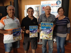 El secretario y el presidente del Club junto al concejalde Juventud y la técnico del Área.