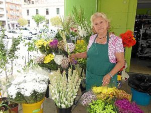 Manoli Hidalgo en su puesto ubicado en el Mercado del Carmen.