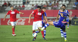 Ruymán fue expulsado en el segundo tiempo y eso complicó el choque al Recre. / Foto: La Verdad de Murcia.