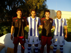 Jesús Vázquez, Jorge Larena, Álvaro Vega y Morcillo, modelos improvisados en la presentación de las equipaciones. / Foto: A. R.