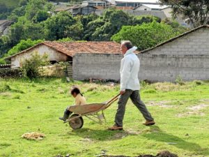 En 2010 se marchó con un programa de cooperación a Ecuador junto a su hija.