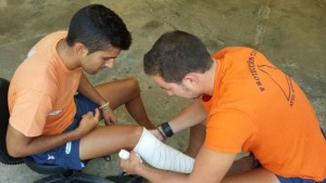 Voluntarios de Protección Civil durante las prácticas del Curso.