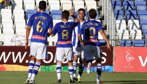 Los jugadores del Recre quieren dar la primera alegría a su gente con un triunfo en Murcia. / Foto: Josele Ruiz.