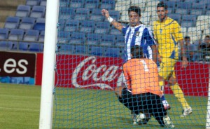 Jesús Vázquez, una de las dos incorporaciones efectuadas este verano que salen en el primer once del Recre. / Foto: Josele Ruiz.