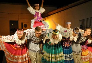 El grupo Belaya Rus durante su actuación en Zalamea.