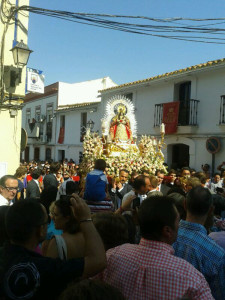 Un momento de la procesión de Nuestra Señora de la Coronada.