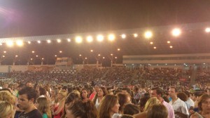 Los onubenses no han querido perderse el concierto de Pablo Alborán en Huelva. 