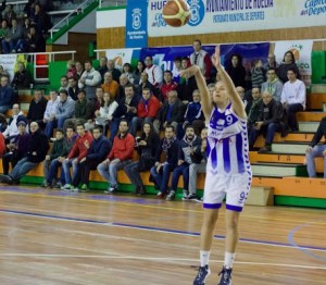 Nerea Raluy quiere seguir progresando en su baloncesto en una nueva campaña en las filas del CB Conquero.