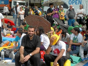 El calor no pudo con el ánimo de los onubenses.