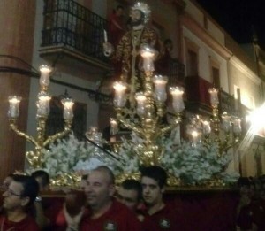 San Bartolomé a hombro de los rocianeros.