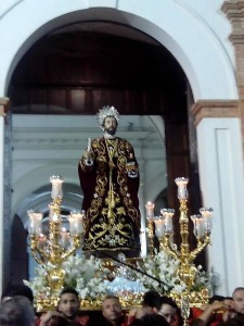 El Patrón a su paso por las calles del pueblo. / Foto: El Cabildo