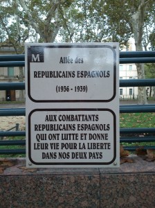 Pasaje en homenaje a los republicanos españoles, en pleno centro.