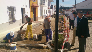 Imagen de la visita del subdelegado del Gobierno a Cala.