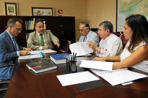 Reunión del subdelegado con la CHG y la Plataforma Regadíos Condado.