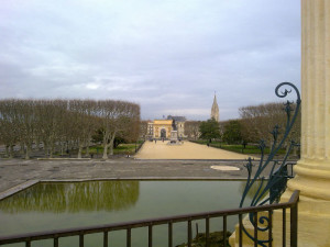 Parque del Peyrou con el Arco del Triunfo al fondo.