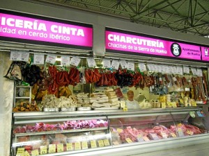 Cinta Bogado en su puesto del Mercado del Carmen.