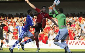 El Recre estuvo muy firme en defensa y en todas sus líneas en el partido de Anduva. / Foto www.cdmirandes.com.