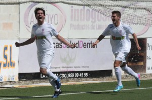 Fofi marcó de penalti y cerró el partido en favor de La Palma. / Foto: Josele Ruiz.