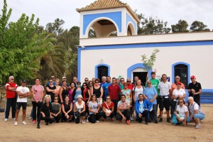 Los concejales isleños, junto al resto de senderistas.