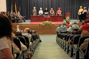 El curso comienza con 36 Grados, 28 Másteres y 54 Títulos Propios.