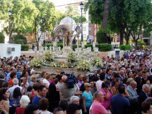 Un año más, los onubenses se han echado a la calle para recibir a su patrona.