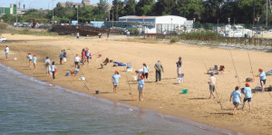 Llegan los concursos de pesca con motivo de las fiesta de la Virgen del Pilar.