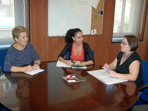 La delegada se reunió con Rosario Ballester y Pastora López.