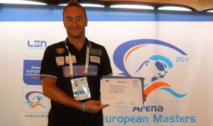 Rubén Gutiérrez, con el diploma logrado en Eindhoven.