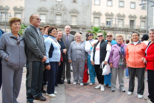 Otra de las actividades saludables es andar.