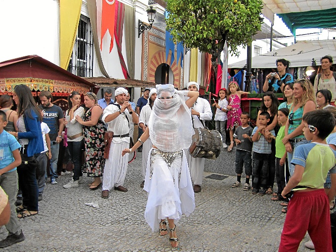 Un reclamo para el público son las danzas orientales. / Foto: www.facebook.com/JornadasIslamicas