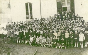 Antigua foto de alumnos del centro onubense.