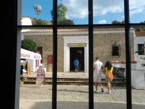 Entrada a la Gruta de las Maravillas, este sábado 31 de agosto. / Foto: Turismo del Ayuntamiento de Aracena. 