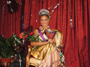 La reina de las fiestas moguereñas.