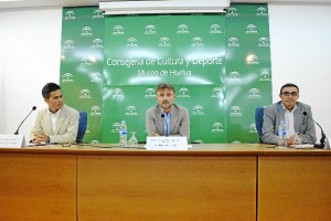 Pablo Guisande, José Fiscal y Zarza en la presentación del primero como nuevo director del Museo de Huelva.