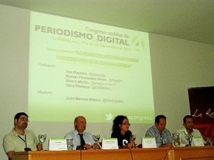 Mesa redonda 'La glocalización de los medios y su irrupción en el negocio digital'.