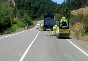 Uno de los dos rodillos compactadores tandem que ha adquirido la Diputación.