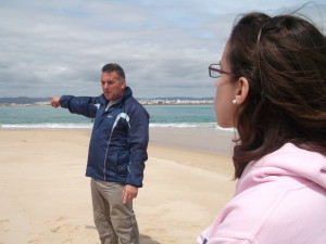 El profesor Morales en una de las actividades llevadas a cabo con los alumnos. 