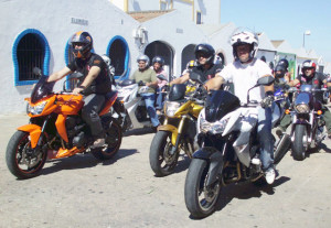 Interesante actividad mototurística en Corrales el domingo.