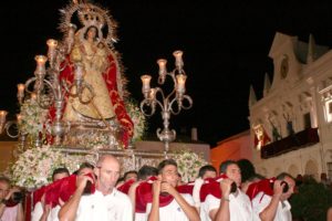 Procesión de la Virgen del Rosario.