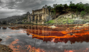 Las fotos captan distintos aspectos de la Cuenca Minera.