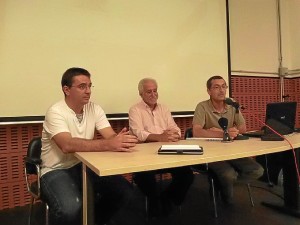 Participantes en la charla sobre 50 años de la pesca en Punta Umbría.